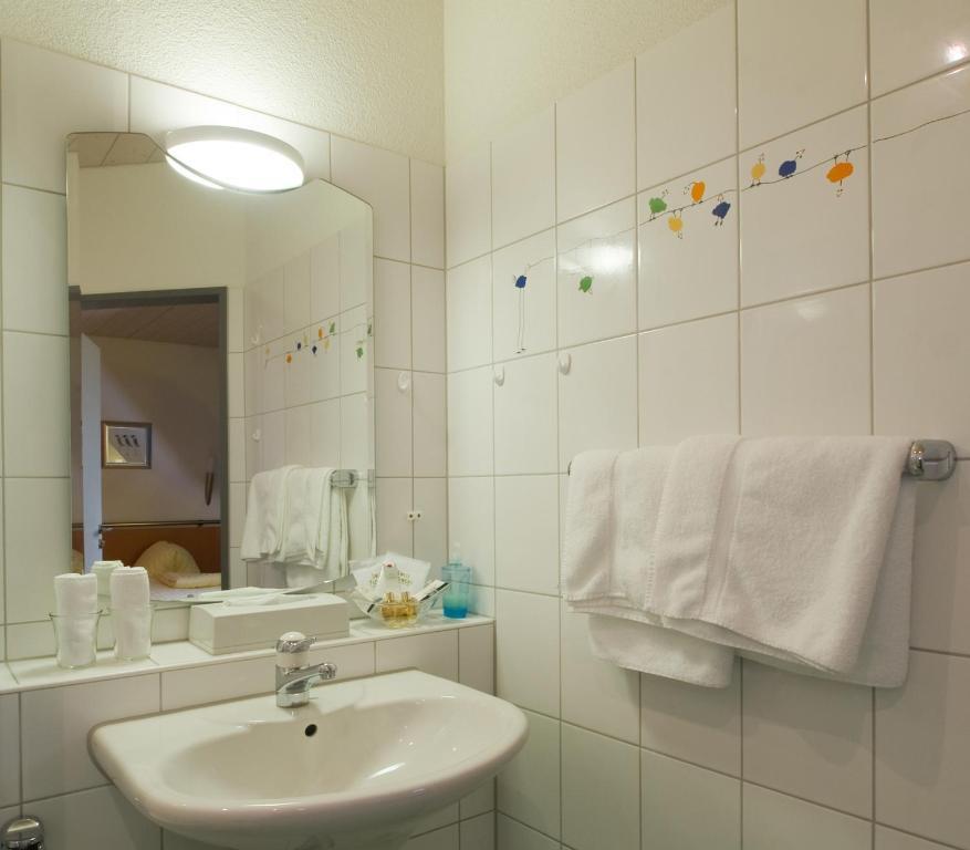 Seehotel Delphin Meisterschwanden Стая снимка